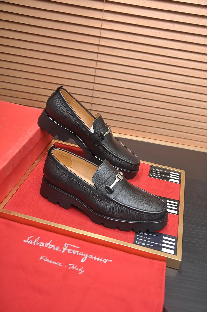 Men's shoes 💰500💶[Ferragamo/Ferragamo] The latest model in the counter. Original imported high-quality cowhide with open edges + imported 🐂 water-dyed cowhide lining + original luxury metal buckle + original combined outsole. Comparison without pressure 38--45 (45 is custom-made and cannot be returned or exchanged)